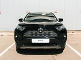 Toyota RAV4 Prestige 2023 года за 20 590 000 тг. в Актау – фото 2