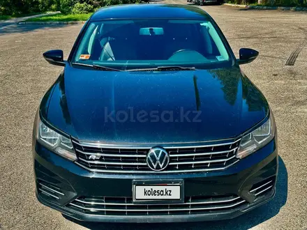 Volkswagen Passat 2017 года за 5 600 000 тг. в Алматы – фото 7