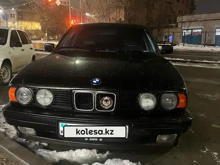 BMW 320 1990 года за 2 500 000 тг. в Шымкент – фото 4