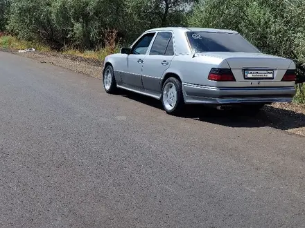 Mercedes-Benz E 280 1995 года за 2 100 000 тг. в Тараз – фото 2