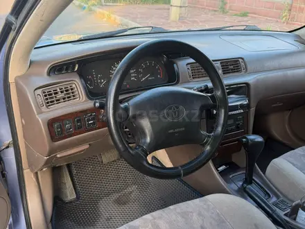 Toyota Camry 1998 года за 2 700 000 тг. в Тараз – фото 4