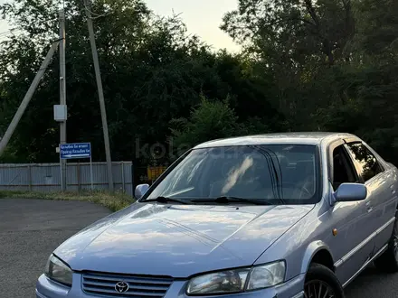 Toyota Camry 1998 года за 2 700 000 тг. в Тараз – фото 2