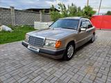Mercedes-Benz E 230 1991 года за 1 900 000 тг. в Алматы – фото 2