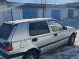 Volkswagen Golf 1994 годаfor750 000 тг. в Сатпаев