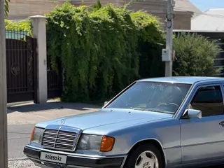 Mercedes-Benz E 230