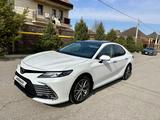 Toyota Camry 2023 года за 16 500 000 тг. в Алматы