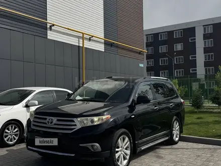 Toyota Highlander 2011 года за 13 000 000 тг. в Алматы
