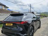 Lexus RX 500h 2025 года за 49 800 000 тг. в Алматы – фото 4