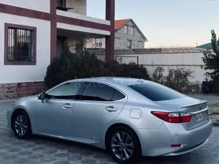 Lexus ES 300h 2013 года за 7 000 000 тг. в Актау – фото 4