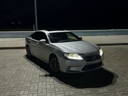 Lexus ES 300h 2013 года за 7 000 000 тг. в Актау – фото 3