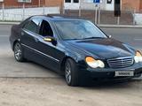 Mercedes-Benz C 240 2001 года за 2 500 000 тг. в Семей – фото 5
