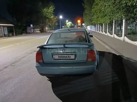 Volkswagen Passat 1997 года за 1 000 000 тг. в Семей – фото 4