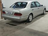 Mercedes-Benz E 280 1999 года за 2 800 000 тг. в Туркестан – фото 3