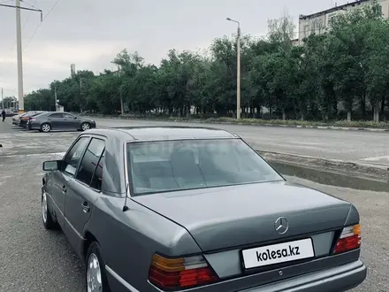 Mercedes-Benz E 260 1992 годаүшін700 000 тг. в Тараз – фото 4