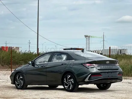 Hyundai Elantra 2023 года за 9 000 000 тг. в Астана – фото 2