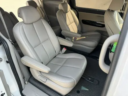 Kia Carnival 2018 года за 12 500 000 тг. в Алматы – фото 9