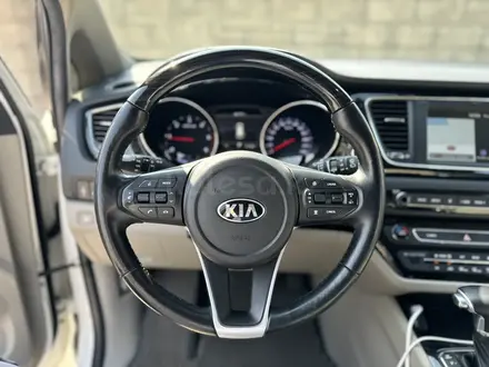 Kia Carnival 2018 года за 12 500 000 тг. в Алматы – фото 15
