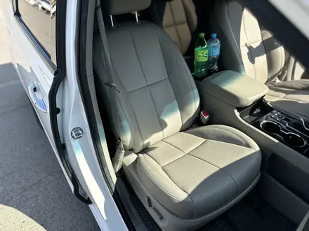 Kia Carnival 2018 года за 12 500 000 тг. в Алматы – фото 8