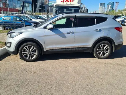 Hyundai Santa Fe 2014 года за 8 200 000 тг. в Астана – фото 2