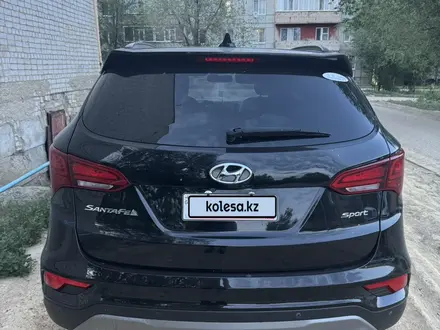 Hyundai Santa Fe 2018 года за 7 700 000 тг. в Актобе – фото 2