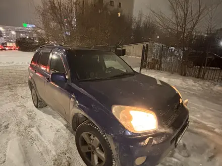 Toyota RAV4 2004 года за 4 000 000 тг. в Астана – фото 3