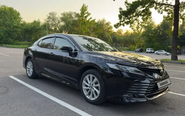 Toyota Camry 2023 года за 15 700 000 тг. в Астана
