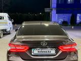 Toyota Camry 2021 года за 14 500 000 тг. в Алматы – фото 4