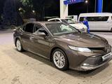 Toyota Camry 2021 года за 14 500 000 тг. в Алматы – фото 3
