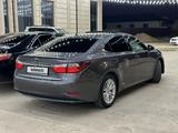 Lexus ES 300h 2014 года за 11 100 000 тг. в Атырау – фото 5