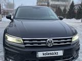 Volkswagen Tiguan 2018 года за 12 800 000 тг. в Экибастуз – фото 4