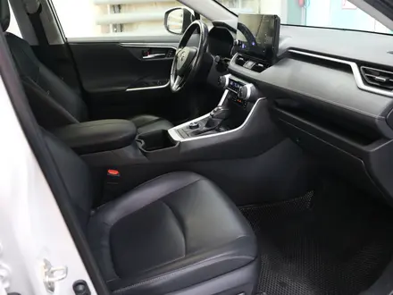 Toyota RAV4 Luxe+ 2022 года за 15 920 000 тг. в Астана – фото 6