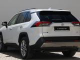 Toyota RAV4 Luxe+ 2022 годаүшін15 920 000 тг. в Астана – фото 2