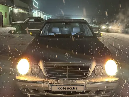 Mercedes-Benz E 320 2001 года за 5 300 000 тг. в Шымкент – фото 10