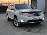 Toyota Highlander 2012 года за 15 000 000 тг. в Алматы – фото 2