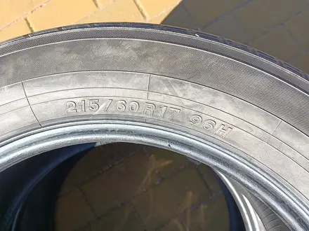 Шины 215/60 R17 — "Yokohama BluEarth RV-01" (Япония), летние, в х за 30 000 тг. в Астана – фото 7