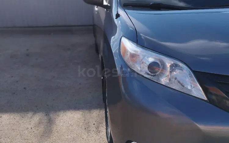 Toyota Sienna 2013 годаfor13 100 000 тг. в Уральск