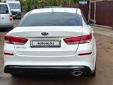 Kia Optima 2019 года за 9 500 000 тг. в Уральск – фото 2