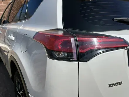 Toyota RAV4 2018 года за 12 900 000 тг. в Кокшетау