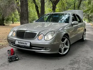 Mercedes-Benz E 320