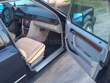 Mercedes-Benz E 230 1992 года за 1 500 000 тг. в Талдыкорган – фото 10