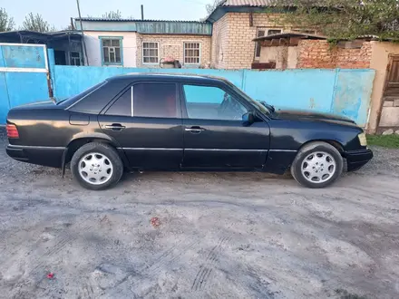 Mercedes-Benz E 230 1992 года за 1 500 000 тг. в Талдыкорган – фото 3