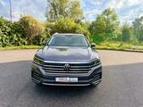 Volkswagen Touareg 2022 годаүшін27 500 000 тг. в Алматы – фото 2