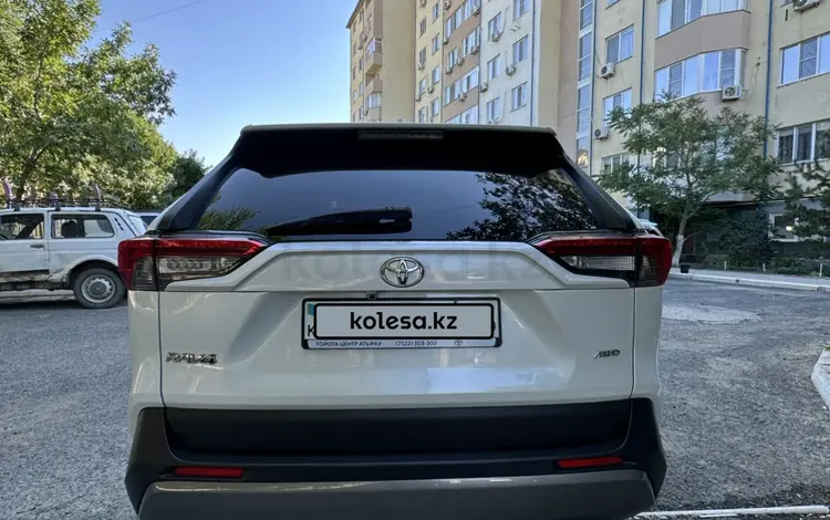 Toyota RAV4 2021 годаүшін15 100 000 тг. в Атырау