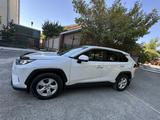 Toyota RAV4 2021 годаүшін15 100 000 тг. в Атырау – фото 4