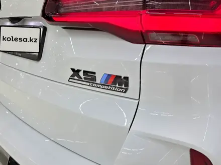 BMW X5 M 2023 года за 48 800 000 тг. в Алматы – фото 5