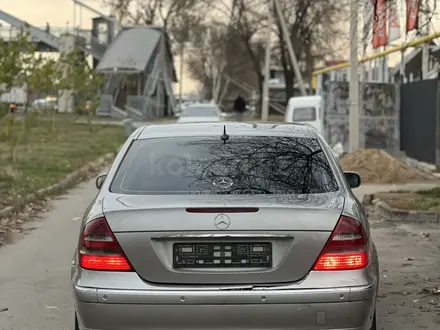 Mercedes-Benz E 240 2003 года за 3 590 000 тг. в Алматы – фото 3