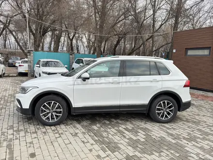 Volkswagen Tiguan 2021 года за 13 188 000 тг. в Алматы – фото 2