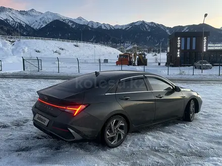 Hyundai Elantra 2023 года за 8 400 000 тг. в Алматы