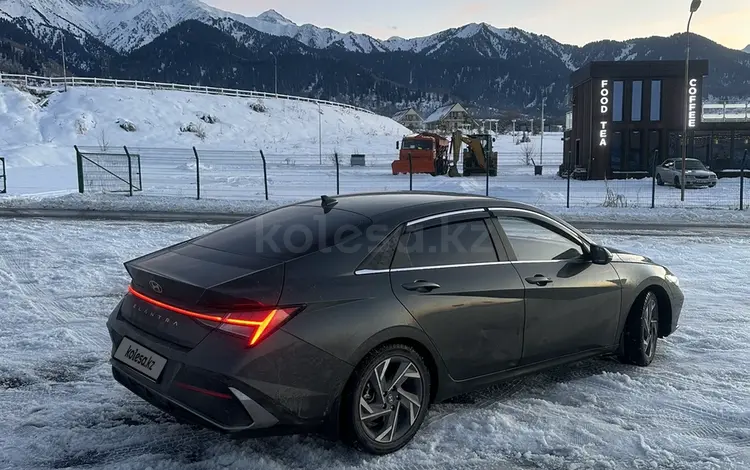 Hyundai Elantra 2023 года за 8 400 000 тг. в Алматы