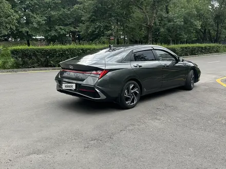 Hyundai Elantra 2023 года за 8 400 000 тг. в Алматы – фото 3